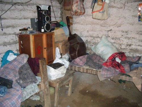 5 people sleep here 1.jpg