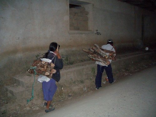 carrying things on head 3.jpg